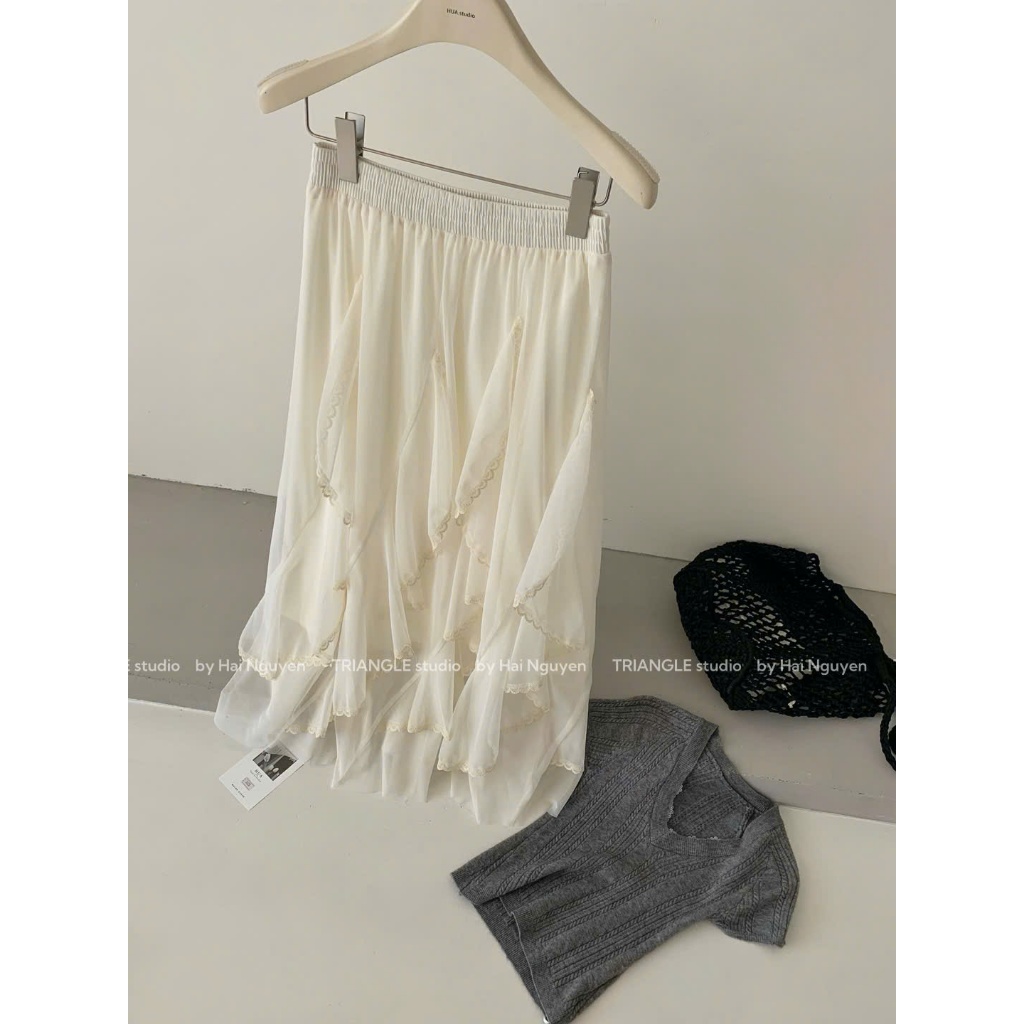 TRIANGLE - Gentle Skirt (Cân nhắc kỹ, return is not welcomed) - Chân váy gợn sóng viền ren Hàn Quốc dáng dài thanh lịch