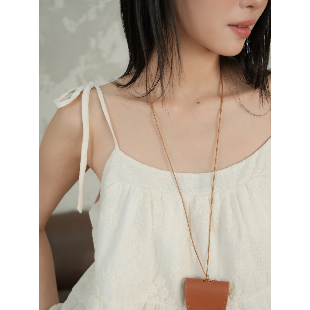 Áo hai dây nữ Ribi Miều Est.2013 babydoll nhiều tầng họa tiết thêu nổi màu kem sang chảnh