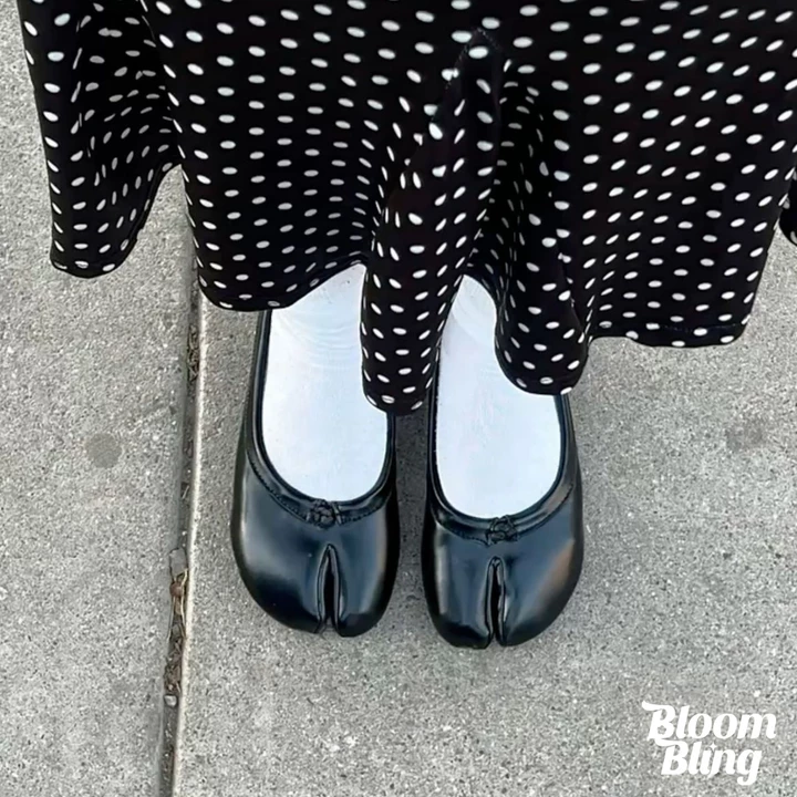 Giày búp bê móng ngựa Tabi Shoes by BloomBling - Giày búp bê móng ngựa mũi chẻ nữ đế bệt không quai da mềm cao cấp