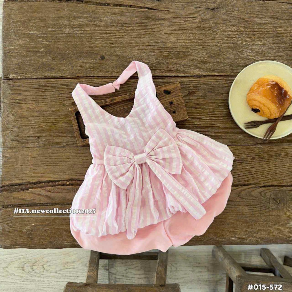 (Bon Kids) A687 Set Áo Yếm Nơ Hoạ Tiết Kẻ Sọc Quần Bí Cho Bé Gái 6-18kg