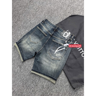 short jean nam màu xanh hoạ tiết cực đẹp,phom dáng chuẩn,vải jean dày mềm co giãn nhẹ hoạ tiết sắc nét
