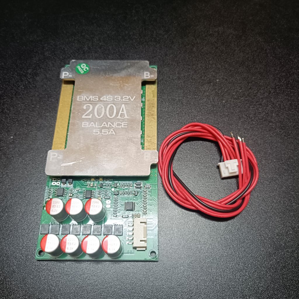 mạch sạc bảo vệ pin 4S-200A 12-14V pin3,2V có cân bằng 5,5A liền khối chất