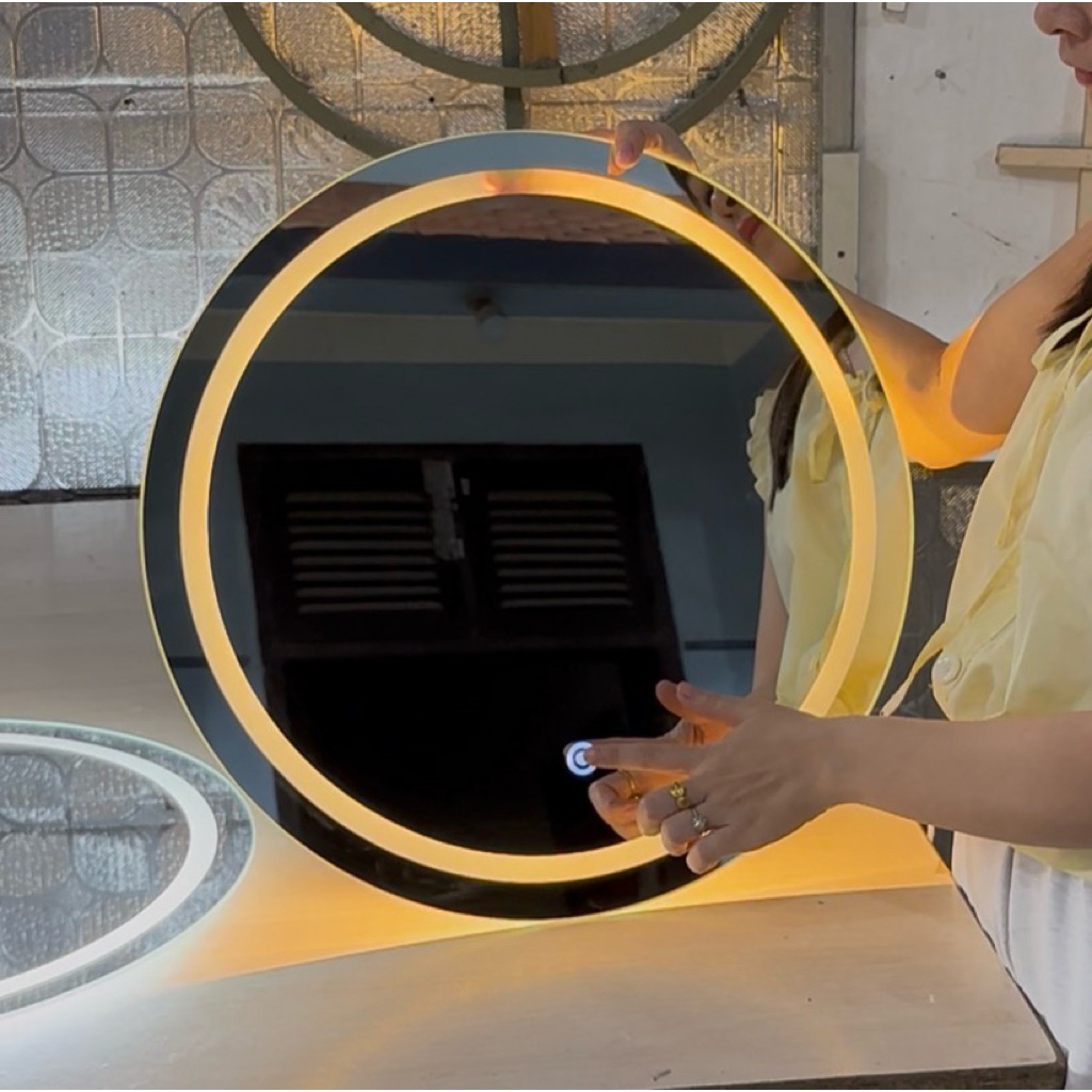 Gương Tròn Treo Tường LED Phòng Tắm Chống Nước Soi Rõ Nét Ánh Sáng 3 Màu