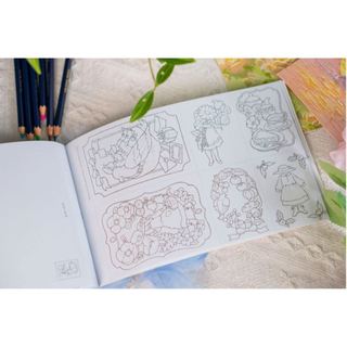 Sách Tô Màu Tiệm postcard trong khu rừng nhỏ