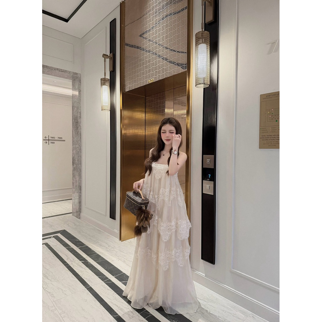 Đầm 2 dây maxi xoè tầng phối viền ren mai phương bùi