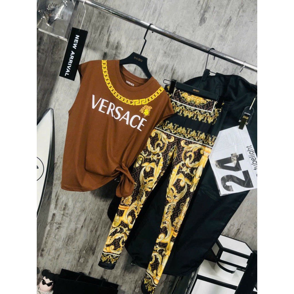 set áo thun & quần leggings hoạ tiết vàng versace