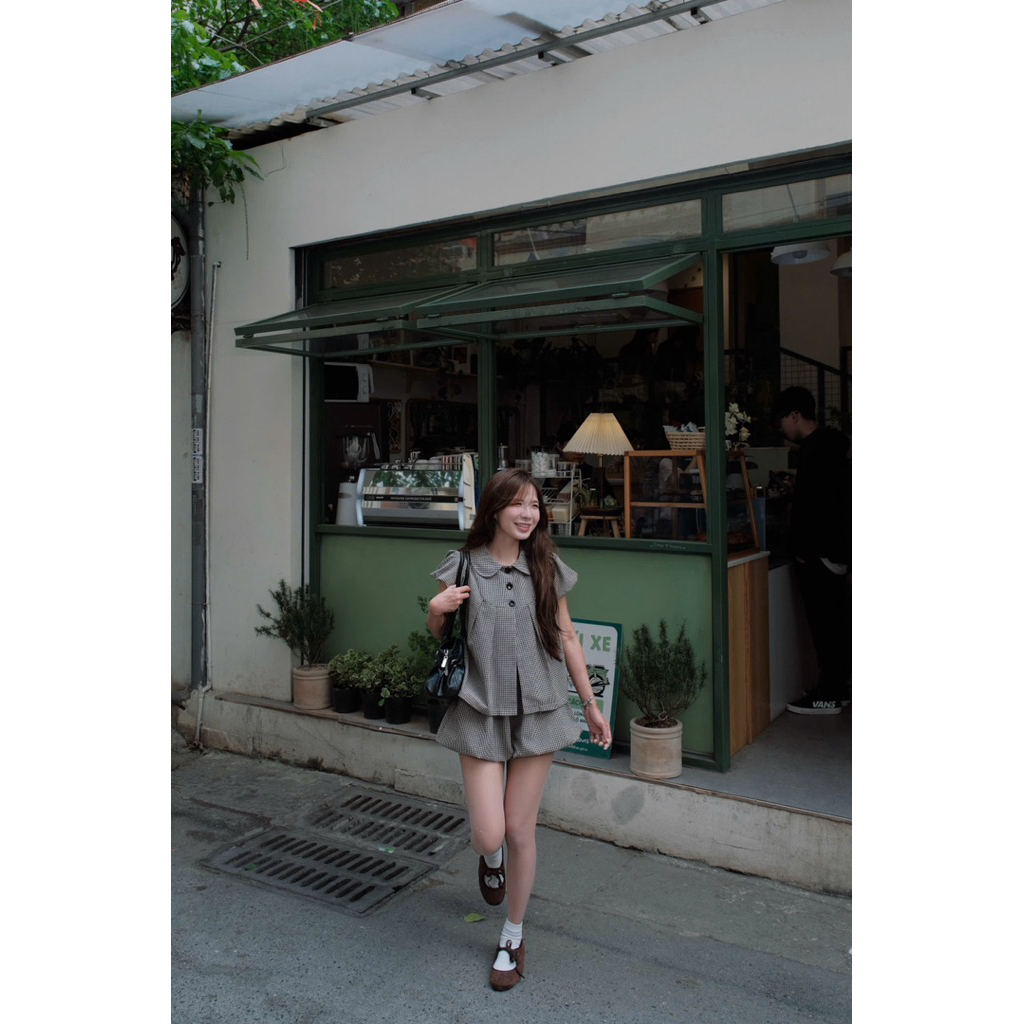 Set áo tay hến cổ sen kẻ caro kèm quần short phồng Nữ The.sweaterweather TSW