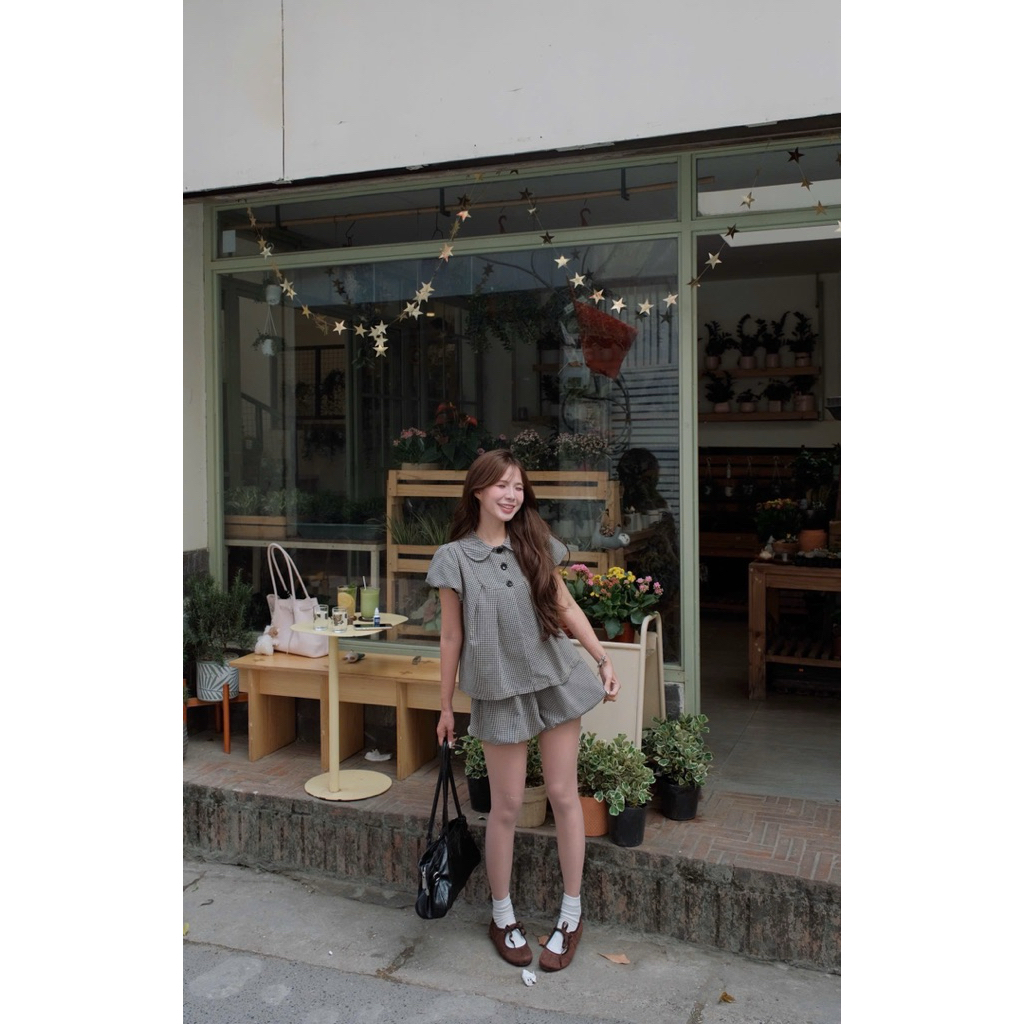 Set áo tay hến cổ sen kẻ caro kèm quần short phồng Nữ The.sweaterweather TSW