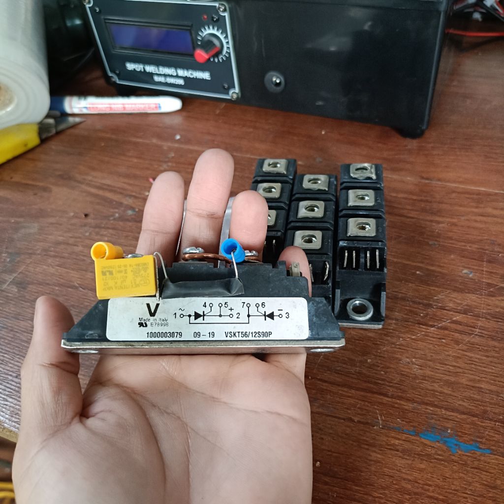 SCR kèm dây,tụ,trở lắp cho máy hàn cell