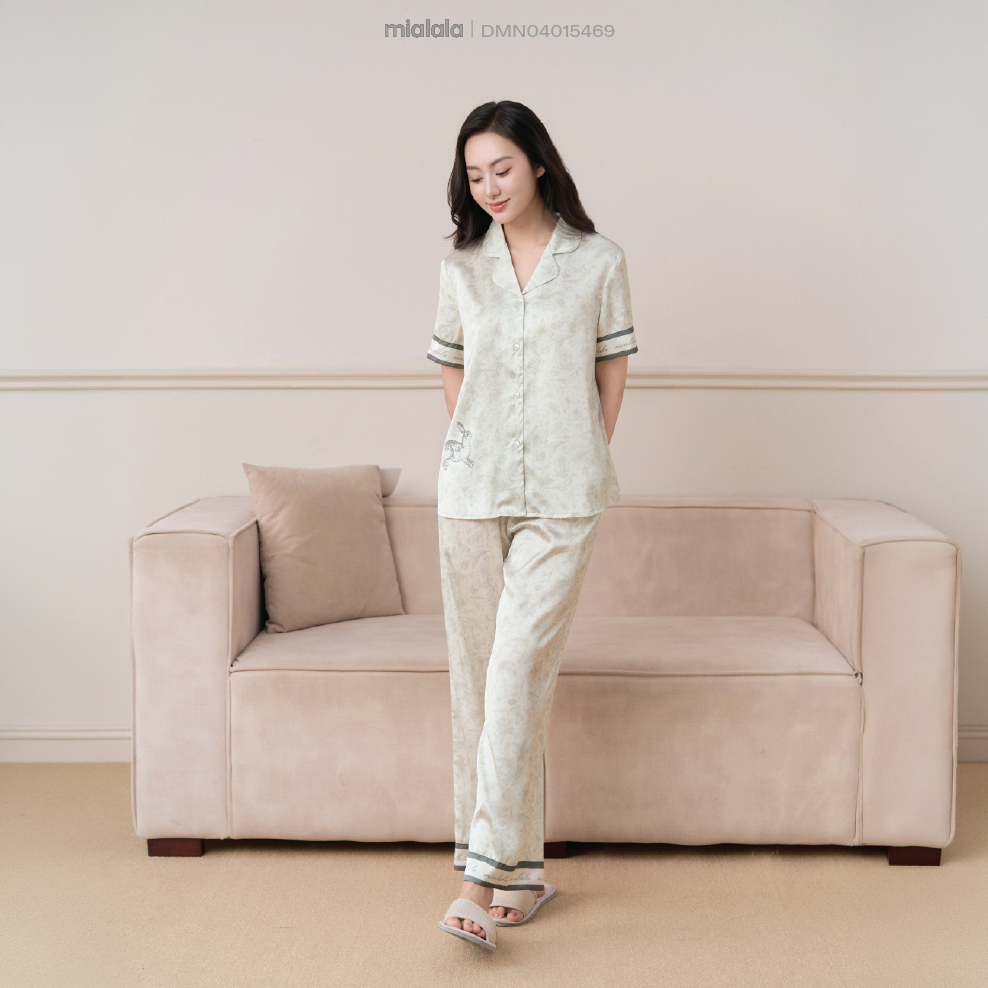 Đồ mặc nhà lụa cổ điển Mialala 5469 phiên bản cúc trắng họa tiết con thỏ