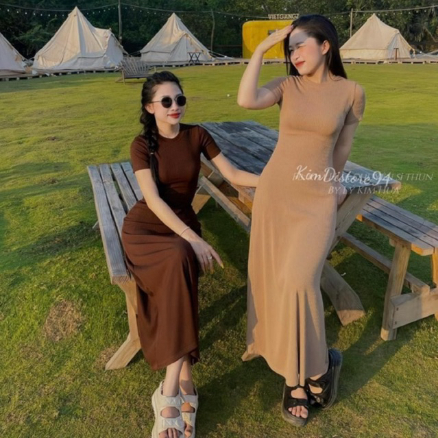 Đầm maxi cổ tròn form Chữ A ôm nhẹ tôn dáng – đơn giản mà cuốn hút
