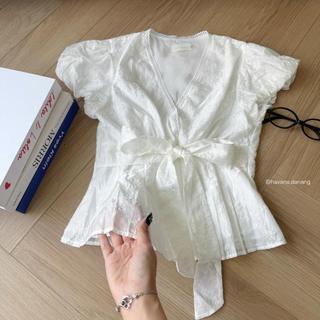 [BST HÈ 2026 - CHIOCO] Áo kiểu nữ ELLA top thô boil tay bồng cổ V đắp chéo phối cách điệu nơ buộc Siêu Xinh AO729