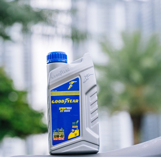 Combo 2 Chai Dầu Nhớt Dành Cho Xe Số, Côn Tay Goodyear XT10000 10W40 Dung Tích 1L - Không Kèm Quà