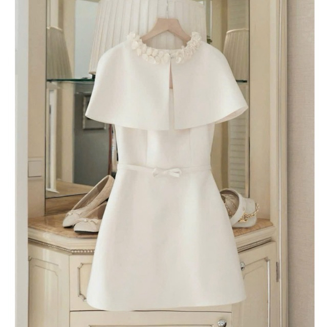 MIU.STUDIO • Set Đầm thiết kế dáng A phối cape cổ hoa cao cấp, Váy xoè tiểu thư đính nơ eo kèm áo choàng sang chảnh