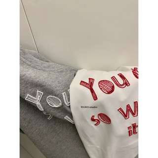 𝐏𝐡𝐢𝐞𝐧 𝐖𝐆𝐖𝐄 | (Sẵn) w8919 Áo Phông Hình Chữ Thêu 2 Màu Cổ Tròn