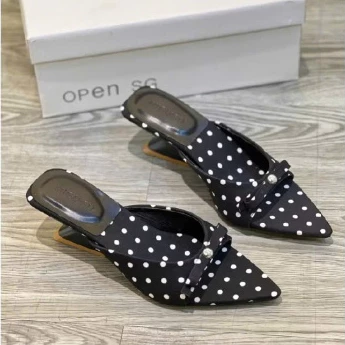 Guốc nữ mũi nhọn chấm bị nơ ngọc , guốc cao cấp nữ xinh đi chơi đi làm_NGOC TRINH STORE _MA 056_L2A.