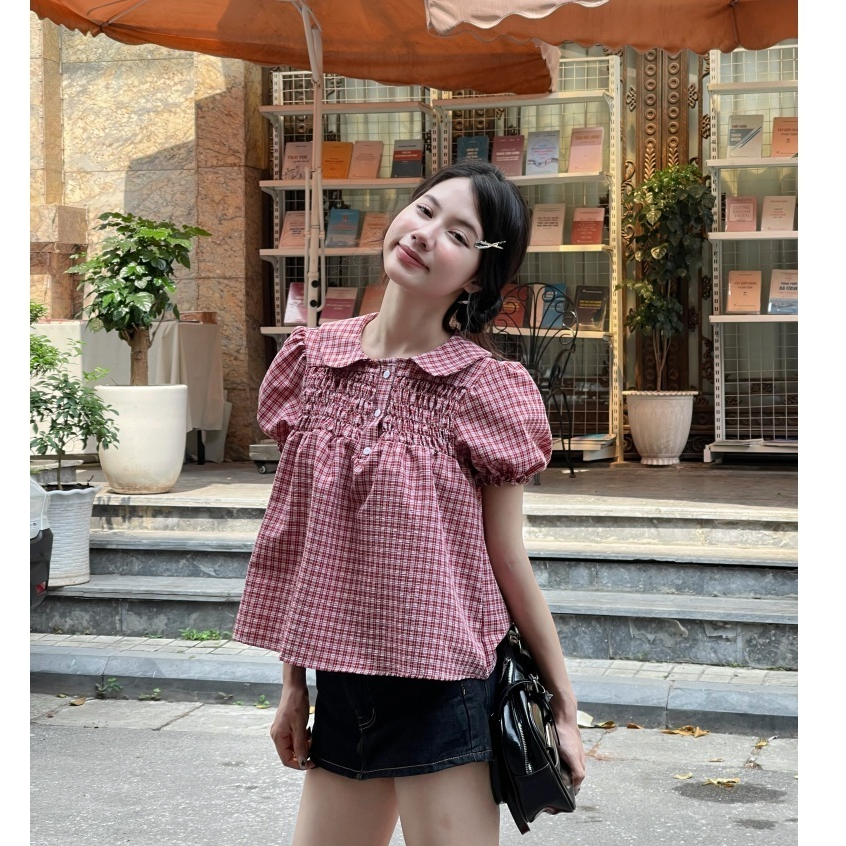 7. [BST HÈ 2026 - CHIOCO] Áo Babydoll Kẻ Caro Cổ Sen Dễ Thương, Áo kiểu kẻ caro dễ thương – A595