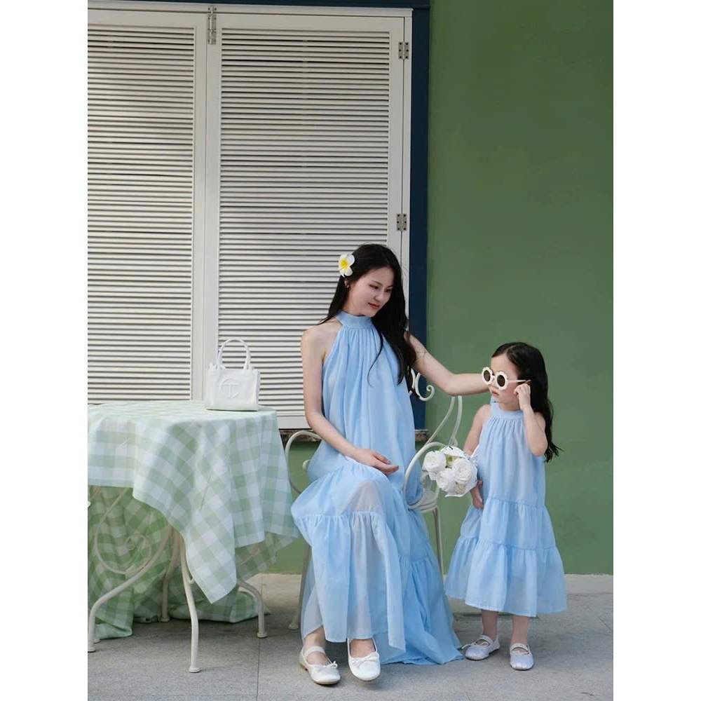 Váy bé gái maxi dáng suông tầng đầm cổ yếm tiểu thư bay bổng phong cách Hàn Quốc mẹ và bé