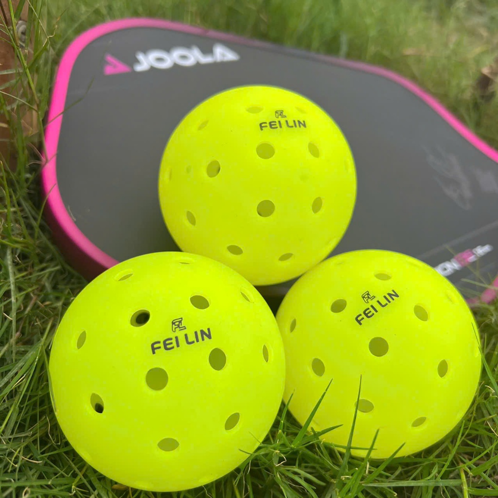 Bóng Pickleball 48 lỗ FelLin chings hãng với độ nảy chuẩn,bền, phù hợp chơi trong nhà và ngoài trời