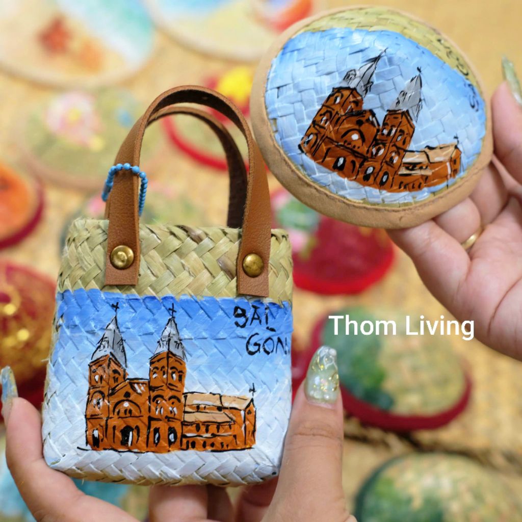 Set Charm nón + giỏ cỏ bàng vẽ địa danh Sài Gòn làm móc khóa quà tặng lưu niệm nhỏ xinh độc đáo