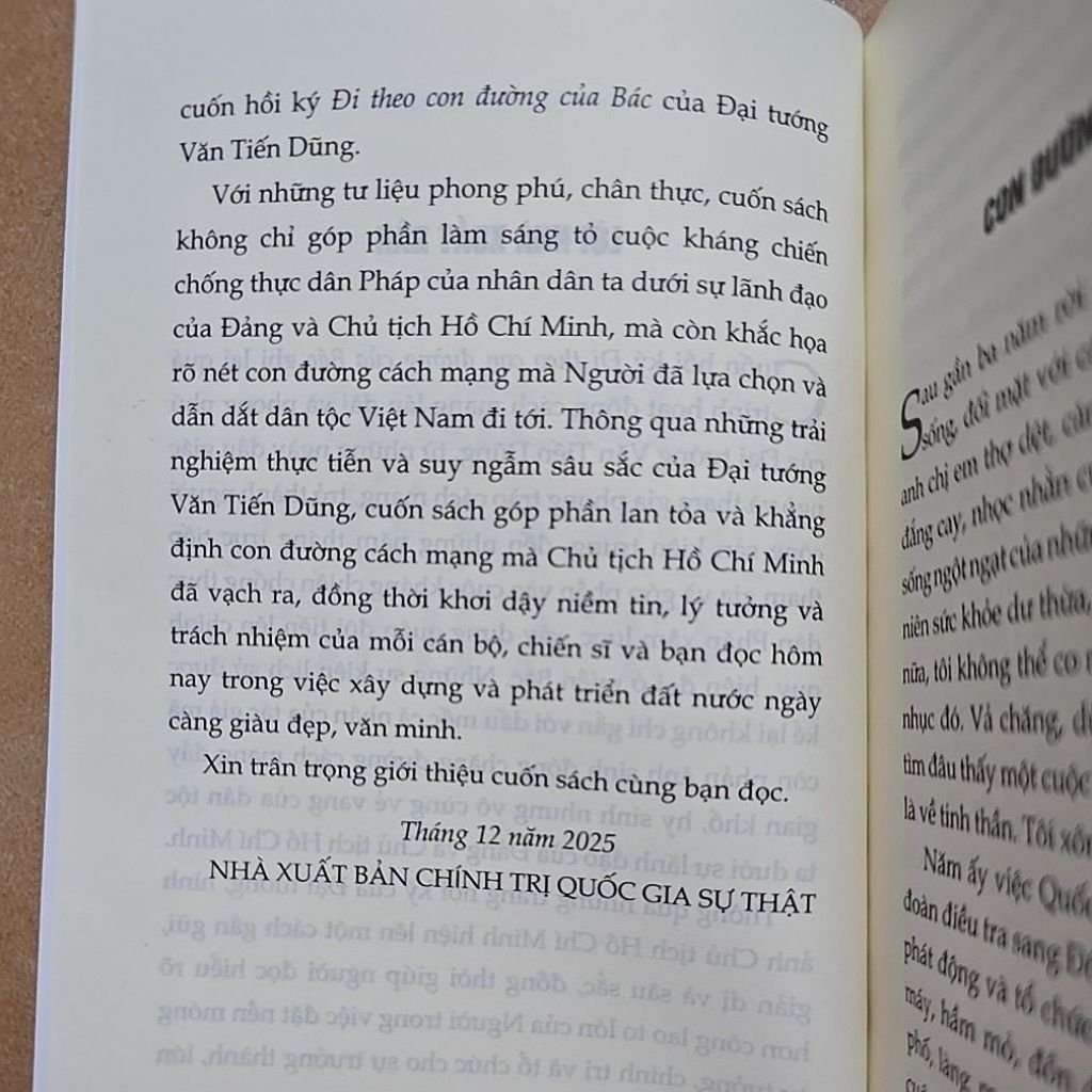 Sách - Đi theo con đường của Bác (NXB Chính trị quốc gia sự thật)