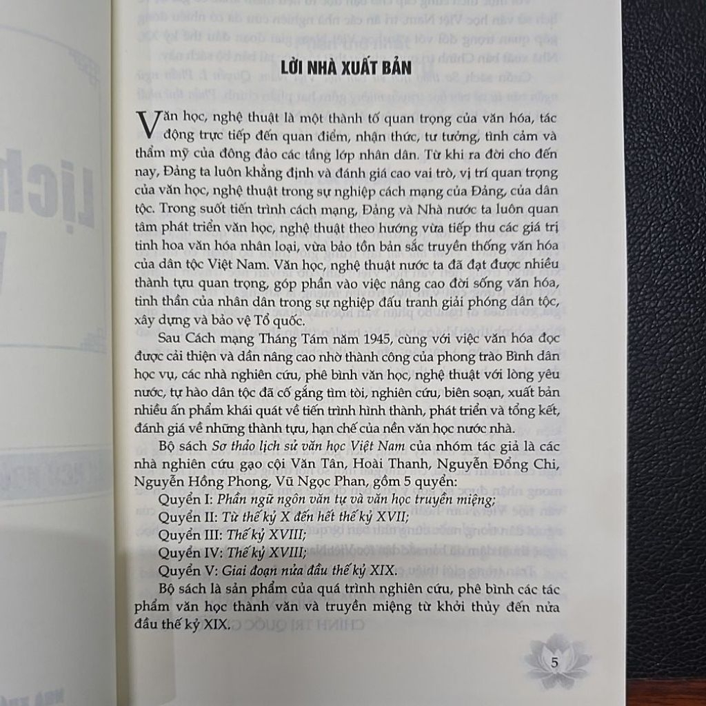Sách - Sơ thảo Lịch sử văn học Việt Nam (Bộ 5 tập)