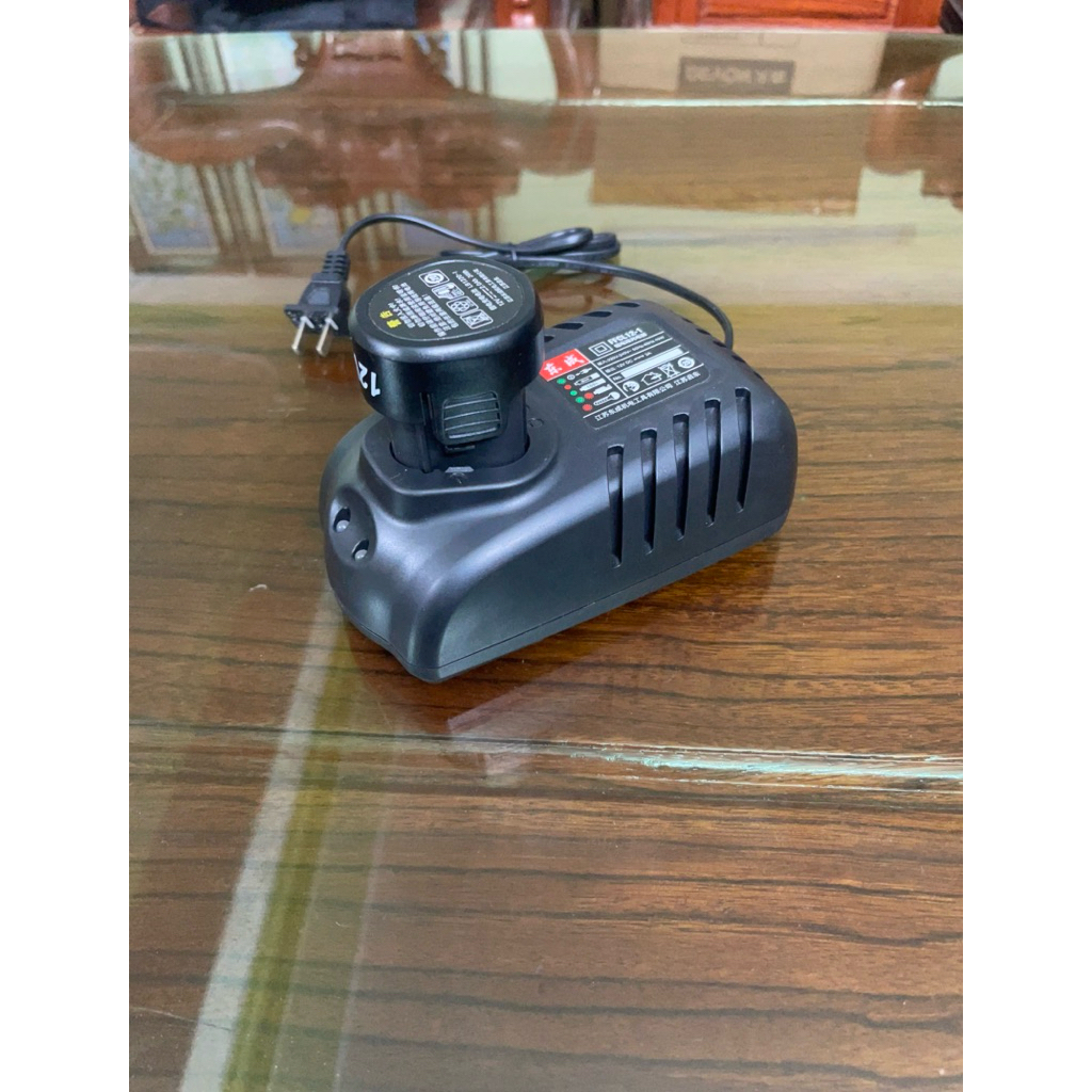 Sạc pin 12V Dongcheng chính hãng