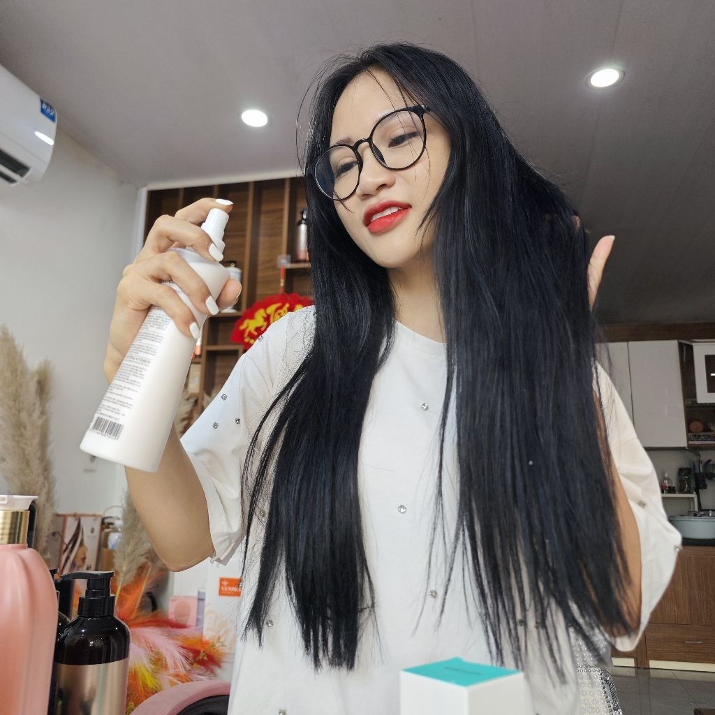 Xịt Dưỡng Tóc Easycos Vitamin Hair Spray 305ml. Chăm sóc tóc, phục hồi hư tổn.