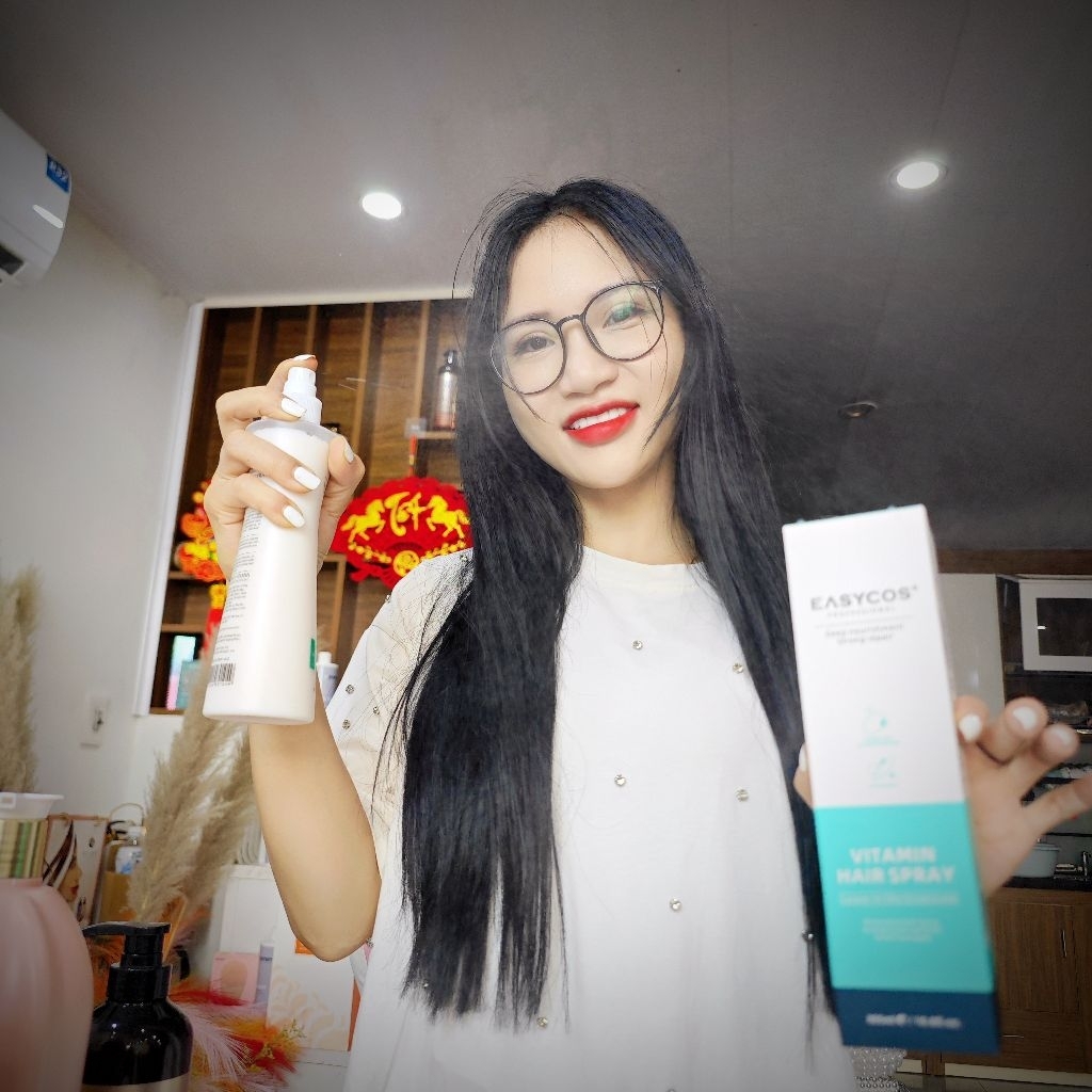 Xịt Dưỡng Tóc Easycos Vitamin Hair Spray 305ml. Chăm sóc tóc, phục hồi hư tổn.