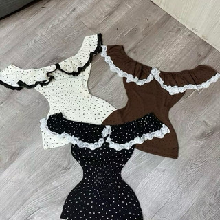 Áo trễ vai viền bèo phối ren tiểu thư dễ thương