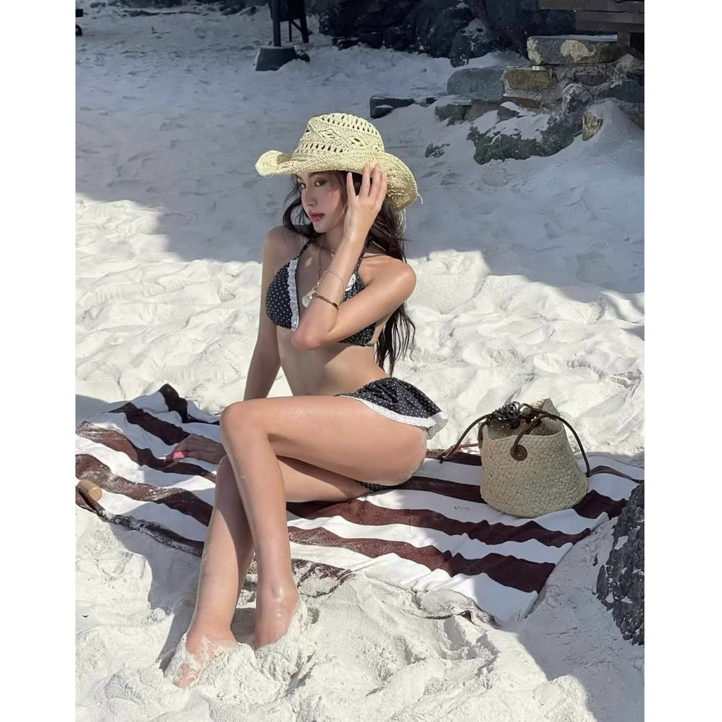 BIKINI DTD 2 Mảnh Caro Đỏ Thiết Kế Viền Ren l Venus BIKINI sẵn hàng| hỏa tốc |