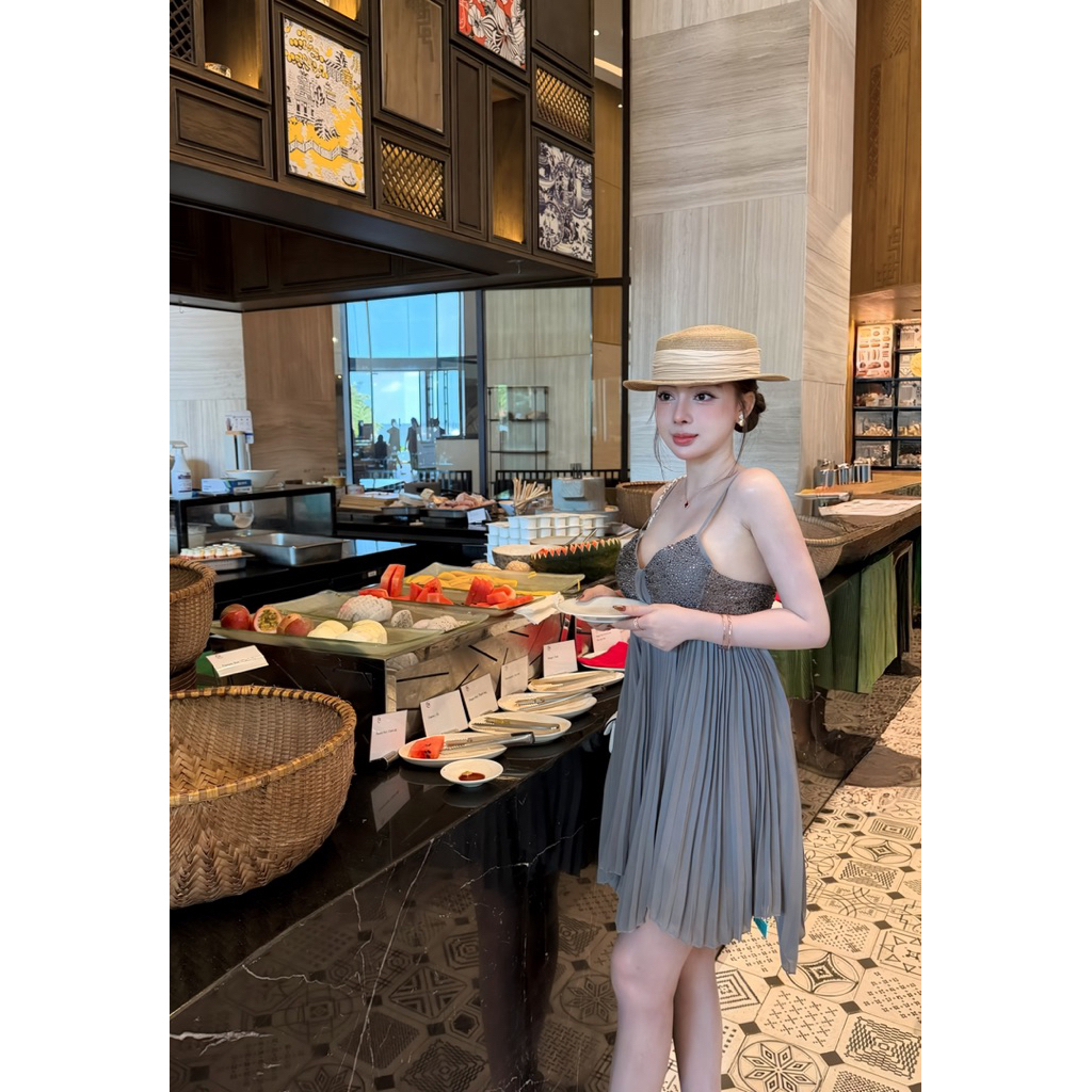Đầm 2 dây đính đá ngực dập li Đoàn Thương