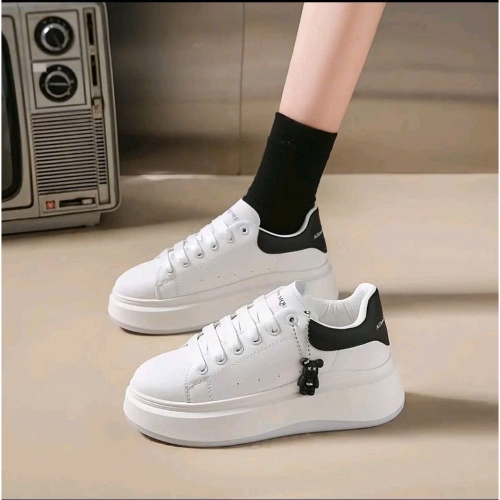 99K [Xả Lẻ Size 38-40] - Nhiều Mẫu Giày Thể Thao Nữ Màu Trắng, nâng đế 5 cm, êm, phong cách thời trang cá tính.
