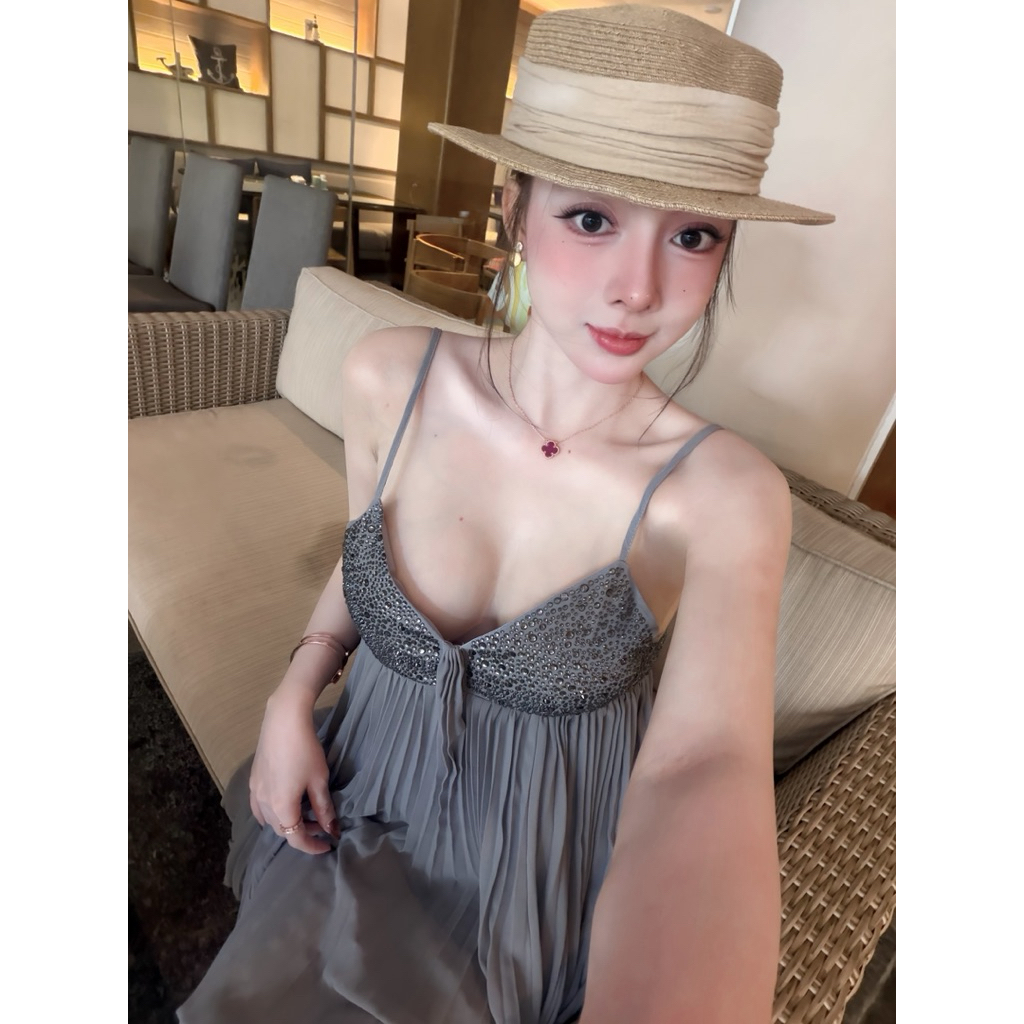 Đầm 2 dây đính đá ngực dập li Đoàn Thương