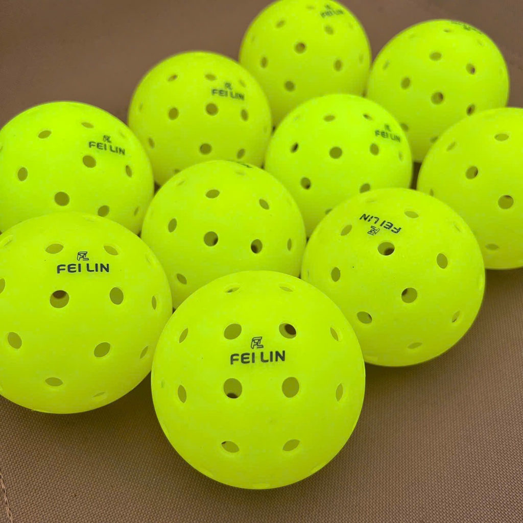 Bóng Pickleball 48 lỗ FelLin cao cấp với thiết kế 48 lỗ mới nhất giúp chịu lực tốt,bền,tăng phản xạ