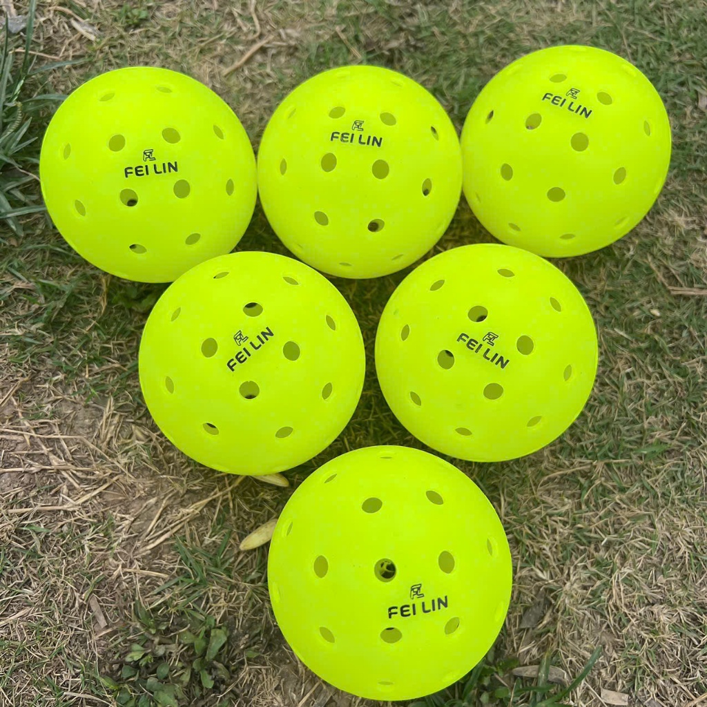 Bóng Pickleball 48 lỗ FelLin cao cấp với thiết kế 48 lỗ mới nhất giúp chịu lực tốt,bền,tăng phản xạ