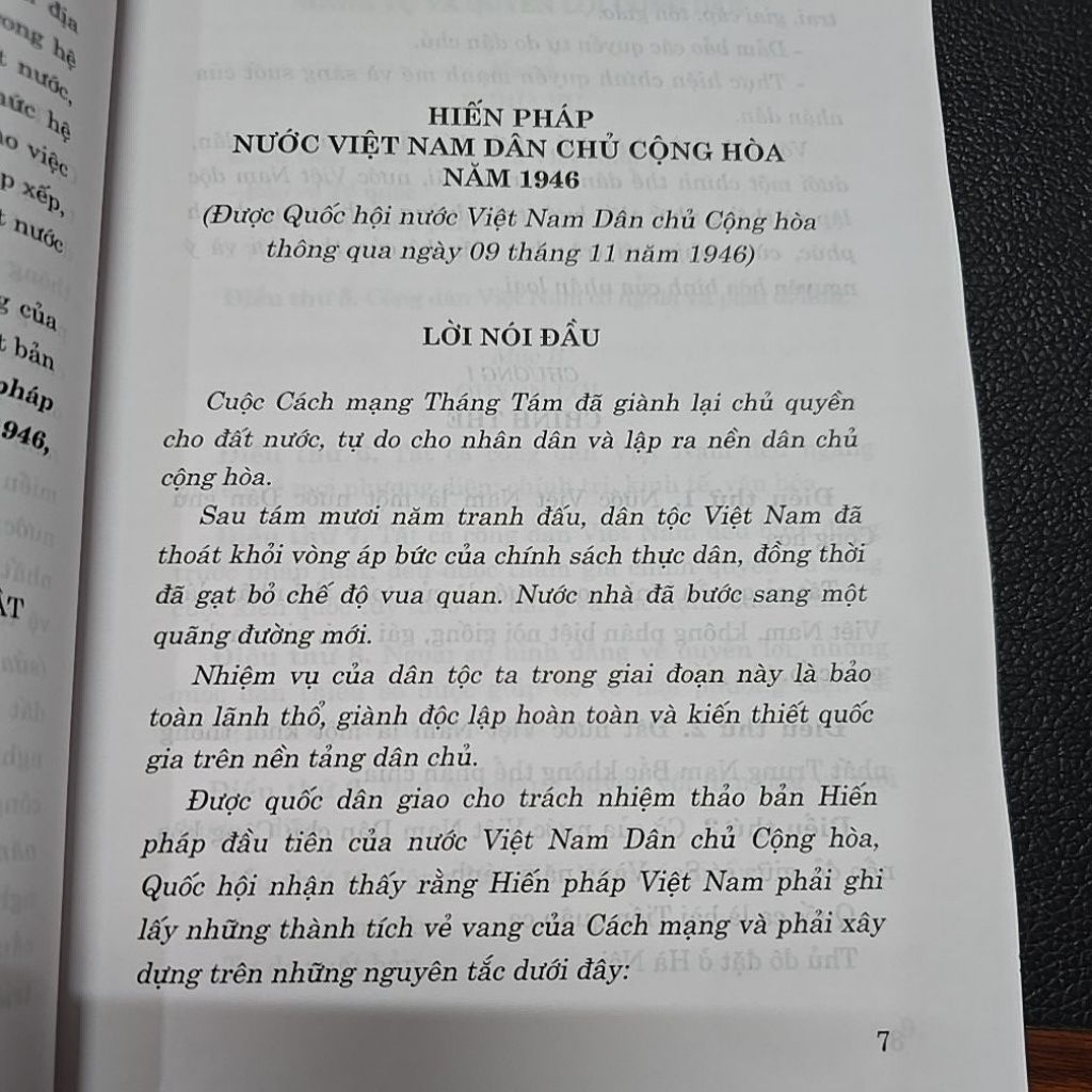 Sách - Hiến pháp Việt Nam qua các thời kỳ
