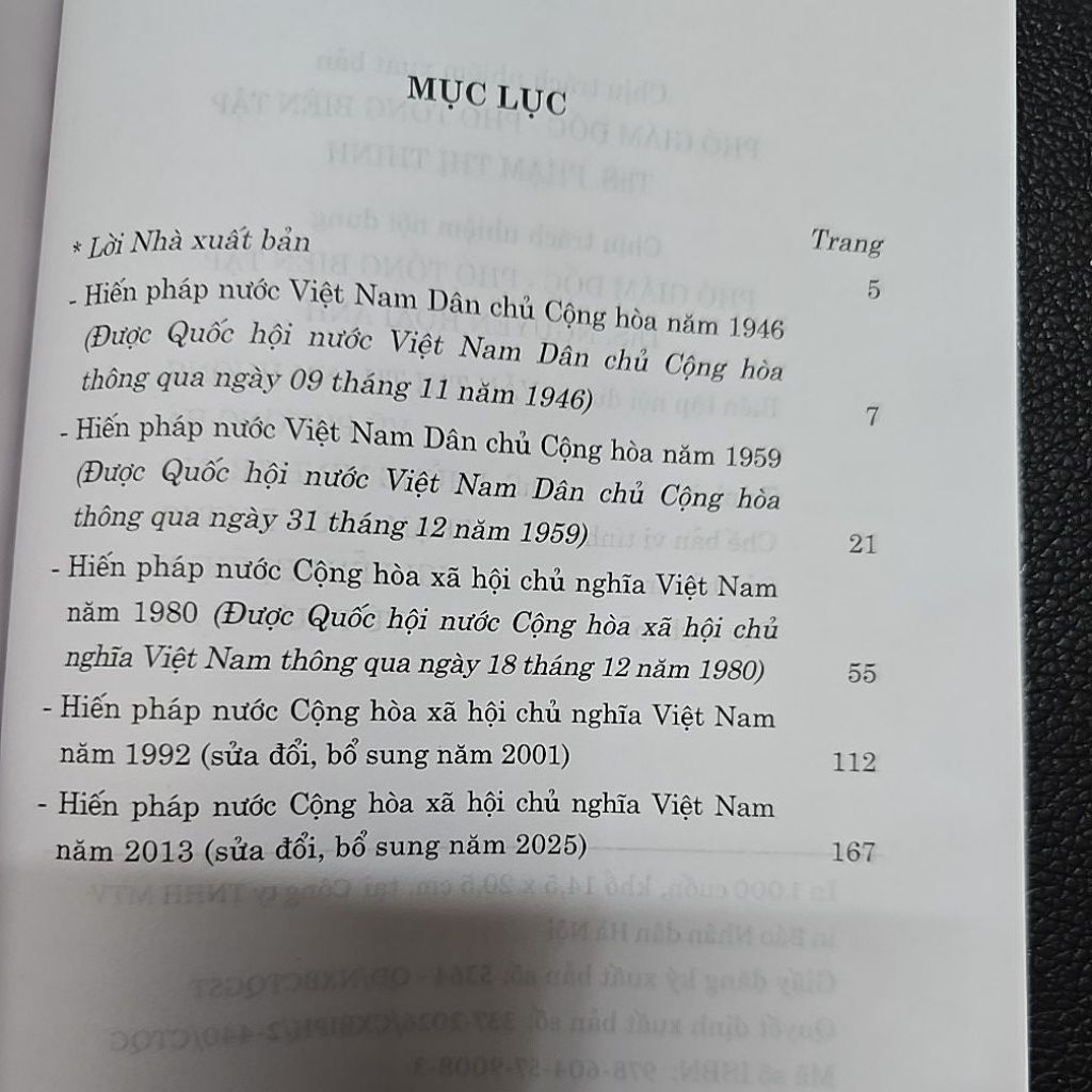 Sách - Hiến pháp Việt Nam qua các thời kỳ