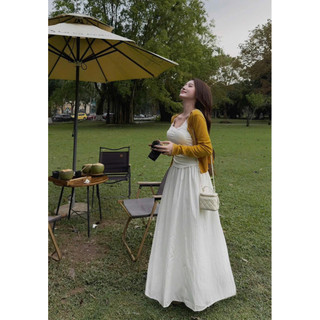 •𝙆𝙞𝙣𝙜𝙨𝙝𝙤𝙥𝙗𝙚𝙖𝙪𝙩𝙮•Set Váy Trắng Mix CDG Vàng QC