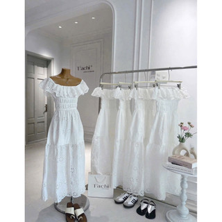 SEP House - Đầm maxi xô trắng trễ vai viề bèo xẻ tà chiết eo phối mocking tôn dáng tiểu thư, thanh lịch