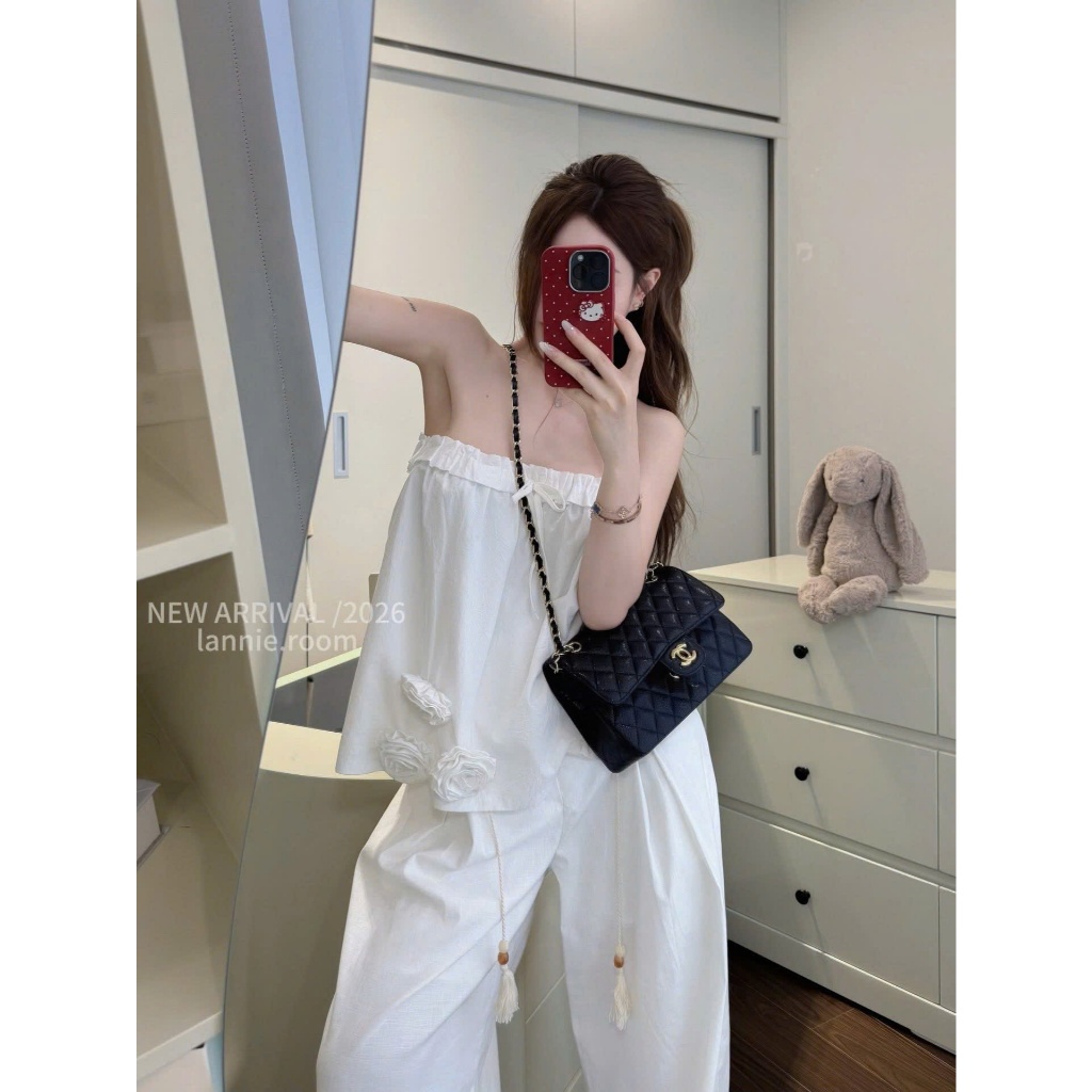 ZIMM STORE-Bộ áo yếm hai dây thắt nơ lưng đính hoa nổi phối quần ống rộng dáng dài màu trắng kem