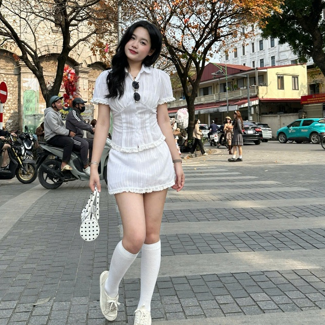 Set Áo Viền Bèo Tay Phồng Mix Chân Váy Cạp Chun Kèm Quần Bảo Hộ – Set Đồ Nữ Phong Cách Hàn Quốc Ulzzang Joolate 127