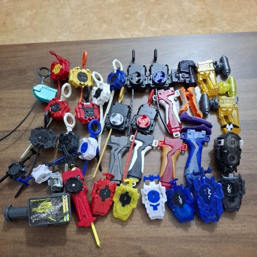 Phóng quay Beyblade Takara Tomy String, Light Launcher | Shopee Việt Nam