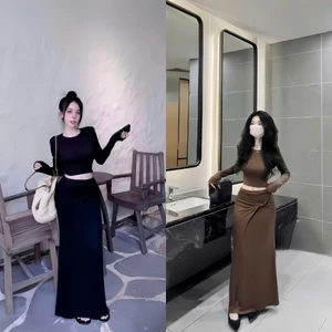 Sét áo thun tay dài ,chân váy dáng dài xoắn eo ,chất thun gân thời trang trẻ trung
