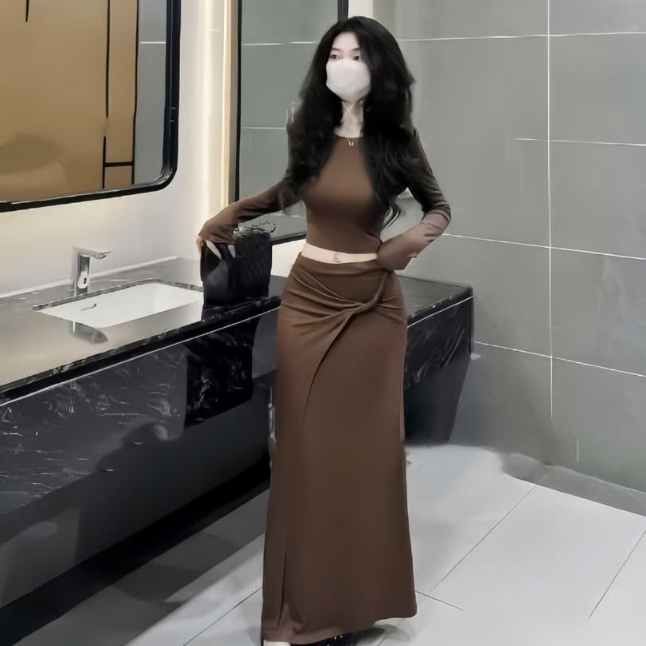 Sét áo thun tay dài ,chân váy dáng dài xoắn eo ,chất thun gân thời trang trẻ trung