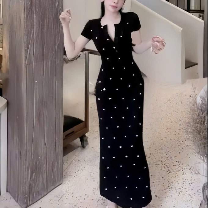Đầm tay ngắn cổ tròn cài nút , chất thun tăm lạnh in tim thời trang trẻ trung