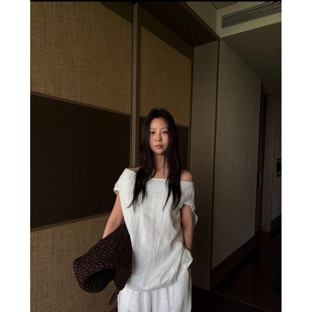 Áo trễ vai tay cộc linen Onni st