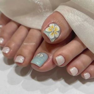 NAIL BOX CHÂN ĐI BIỂN NẶN HOA SỨ MÙA HÈ