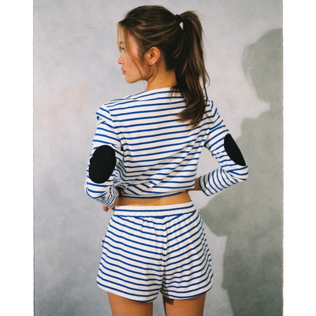 TheBlueTshirt - Áo thun sọc tay dài có patch tay trang trí cotton cho nữ - Patch T Long Sleeve Signature Stripe