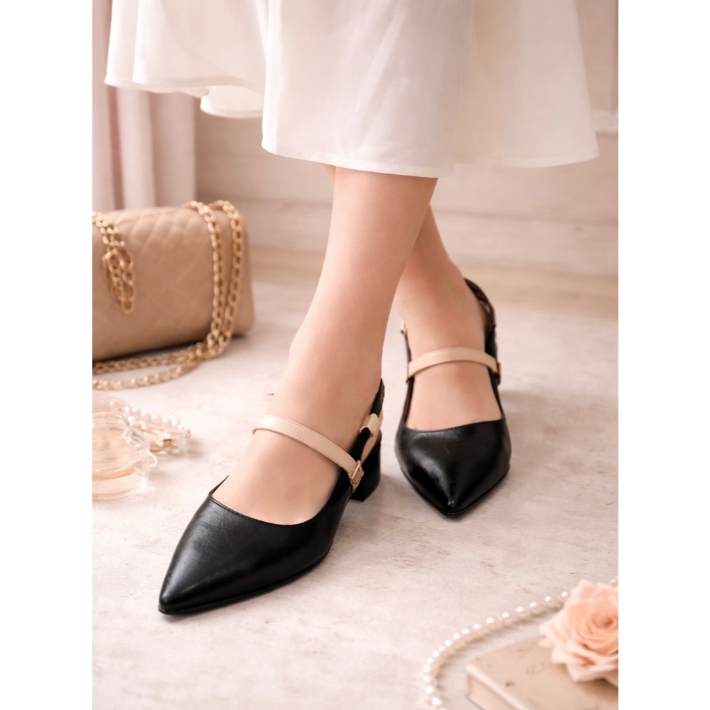 Giày Cao Gót Nữ GUMAC Mũi Nhọn Phối Khóa Quai Ngang Thanh Lịch Dễ Phối GF04055